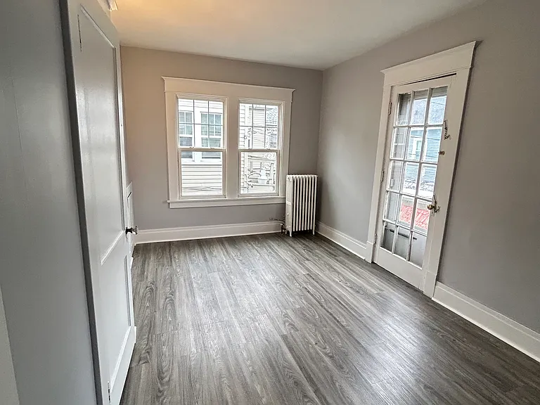 Jersey Apartments — Photo 13
