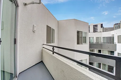 10610 Wilshire Blvd Photo 1