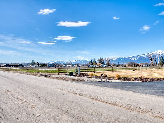 4th image of 4574 Broken Spoke Rd