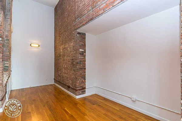 Rented by MySpaceNYC | media 37