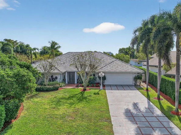 8704 Mahogany Ave, Plantation, FL 33324