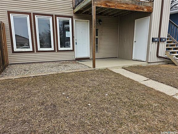 2nd image of 517 Albert St #110