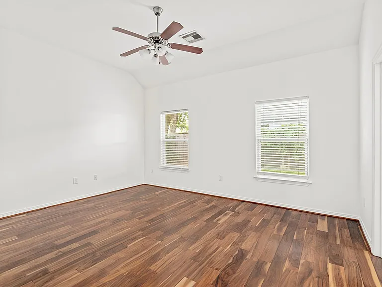 1613 Saulnier St — Photo 17