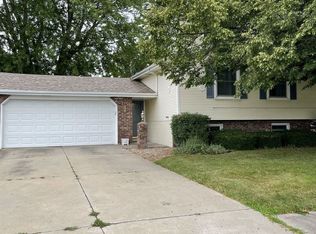 252 S Stadium Dr, Bourbonnais, IL 60914