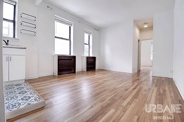 Rented by Urbane Brokerage | media 1