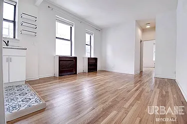 Rented by Urbane Brokerage