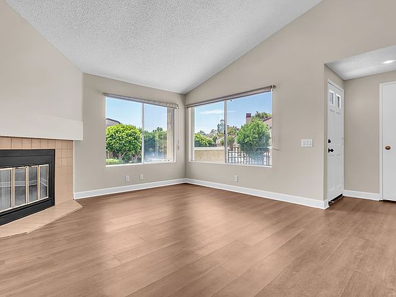 5th image of 89 Stanford Ct