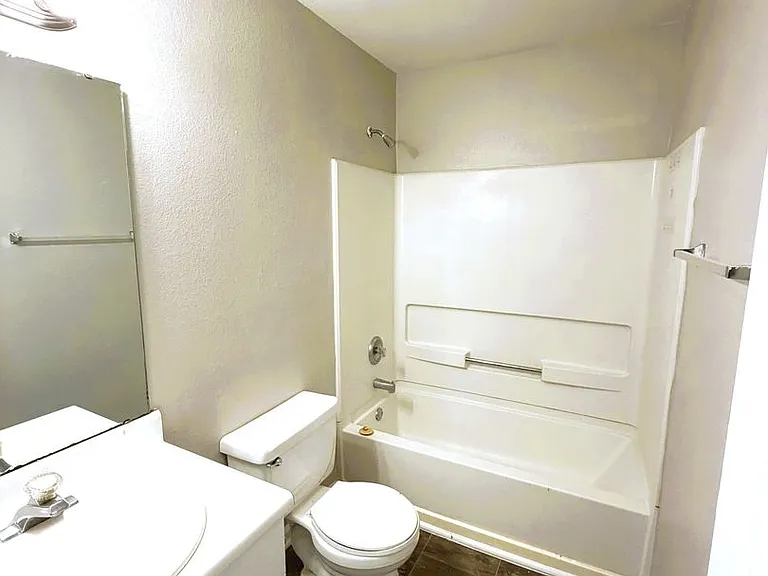 2708 Tess Cir — Photo 17
