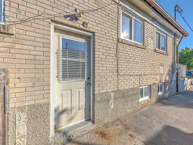 214 Linden Ave #BASEMENT — Photo 2