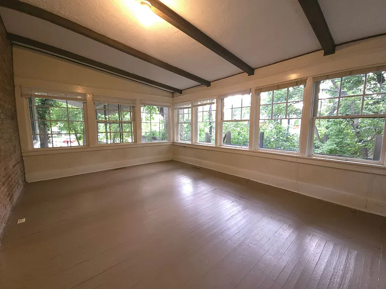740 University Ave — Photo 26