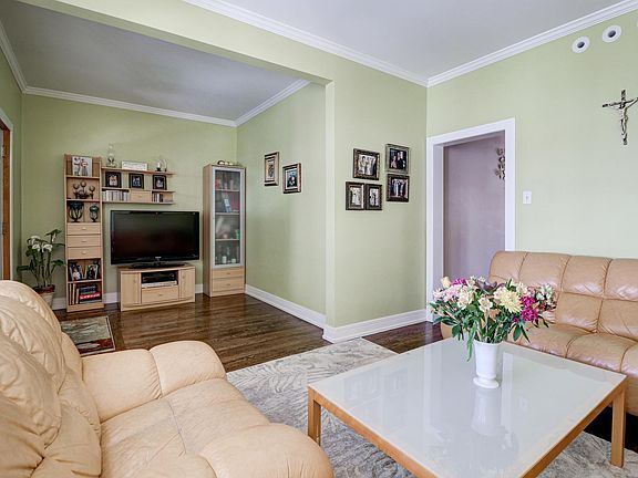 3rd image of 3511 N Neenah Ave