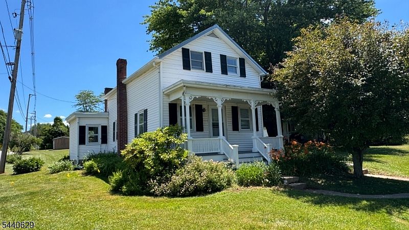 1st image of 14 Hoffman Rd