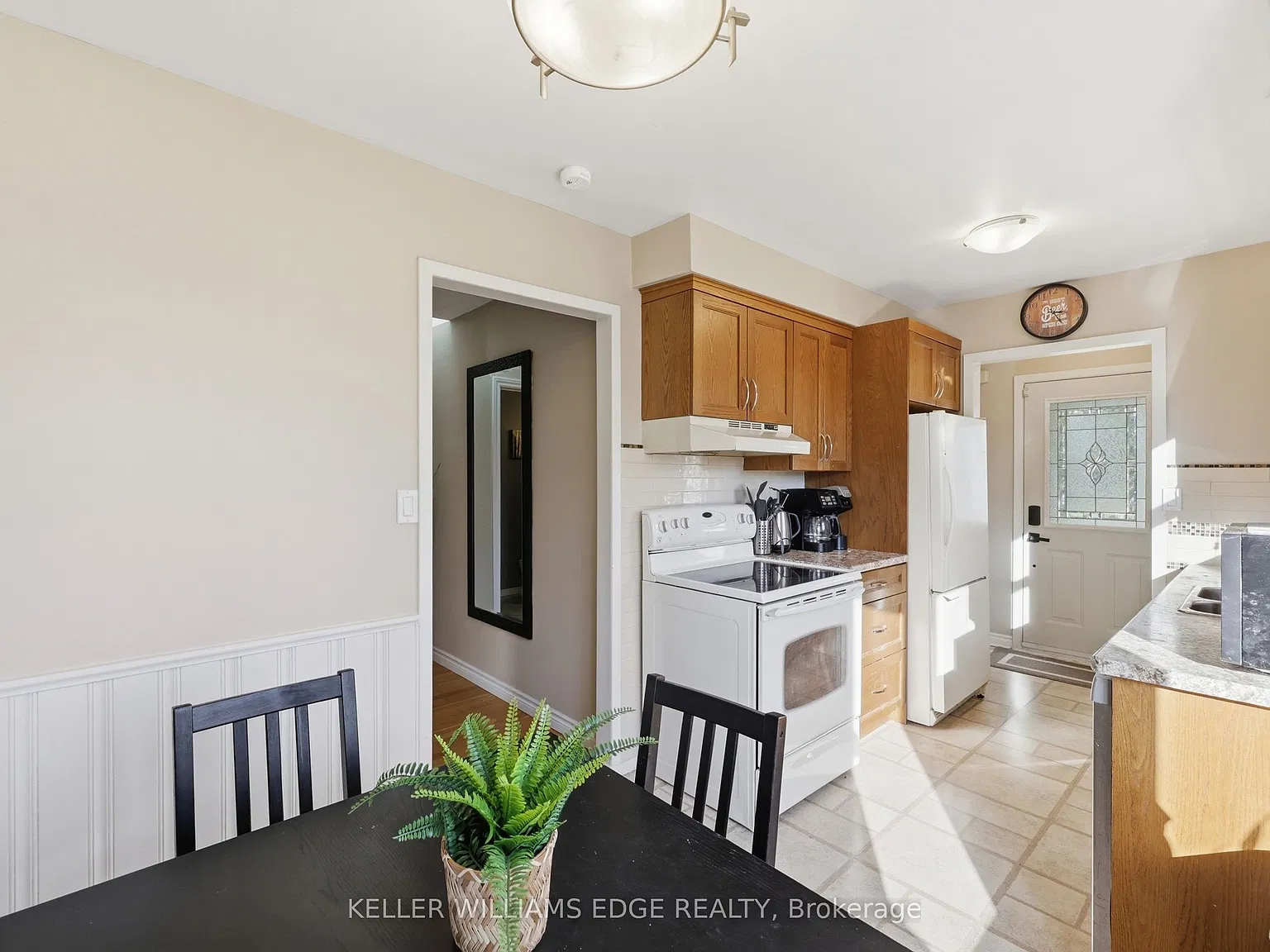 6 bed, $2,600 — Photo 4