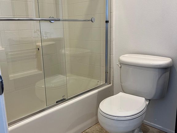 5th image of 5255 Riverton Ave #202