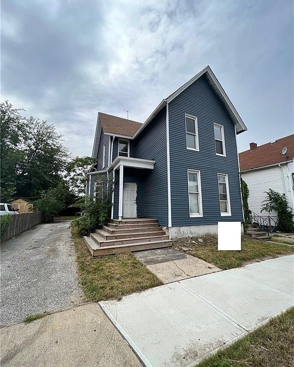 1st image of 1440 W 50th St