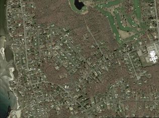 10 Perry Ave, Waterford, CT 06385