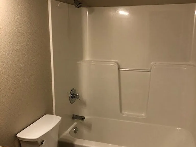 136 SW Sharon Jane Pl — Photo 4