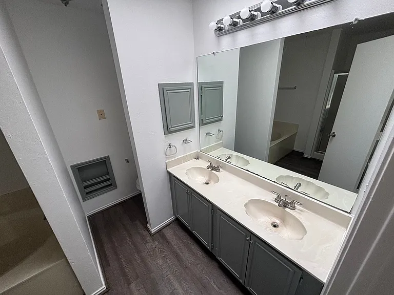 2100 Larkspur St — Photo 14