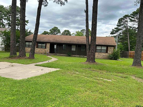 3rd image of 1010 Riveria Dr