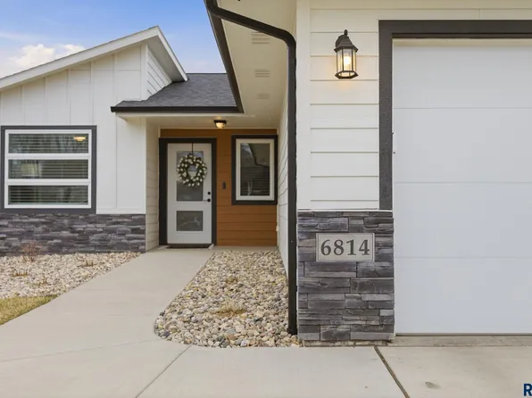 6814 W 5th St, Sioux Falls, SD 57106