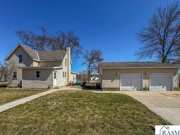 672 S Anna Ave, Lake Crystal, MN 56055