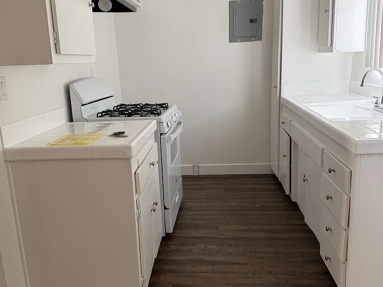 4839-51 Coldwater Canyon Ave — Photo 9