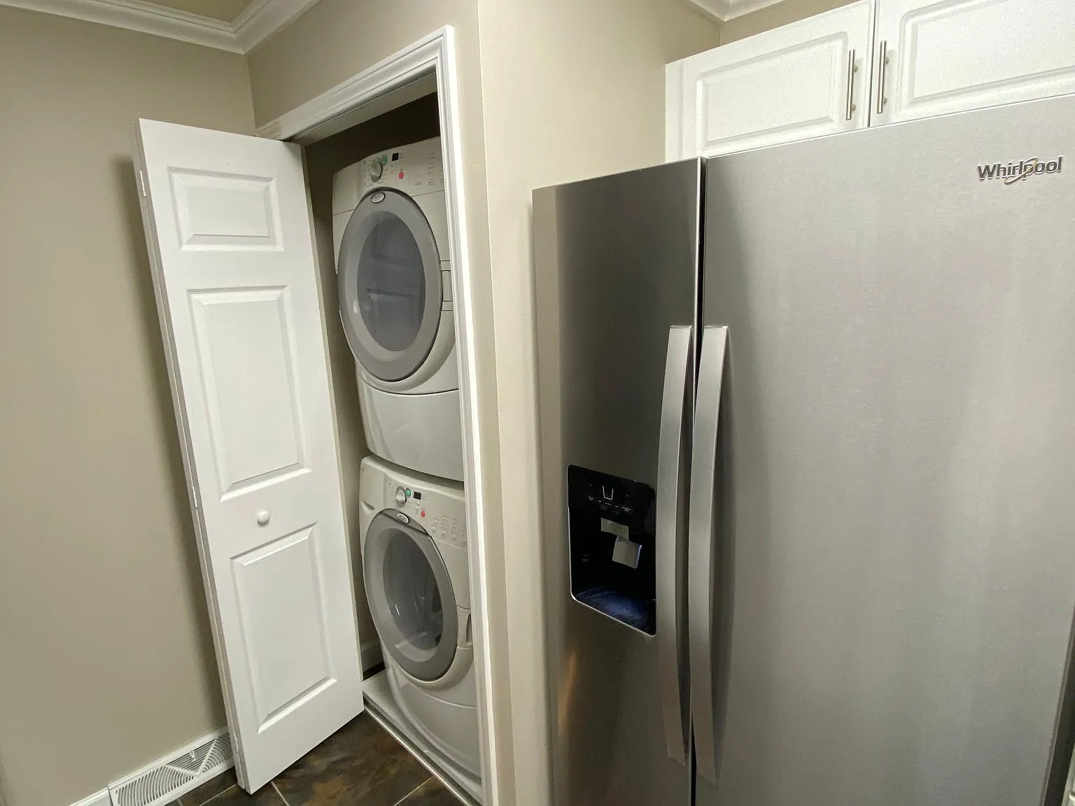 2 bed, 2201 sqft, $1,100 — Photo 3