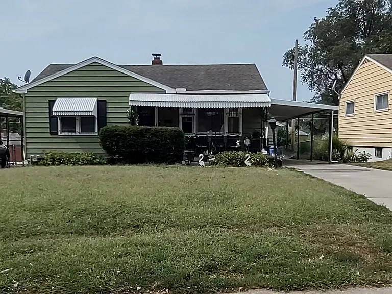 3912 Monroe Ave — Photo 2