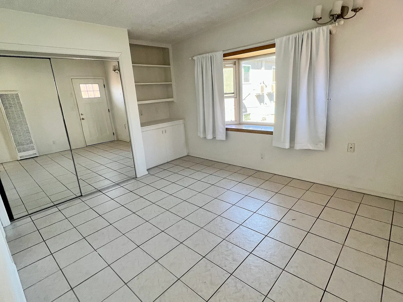 3814 Haines St — Photo 3