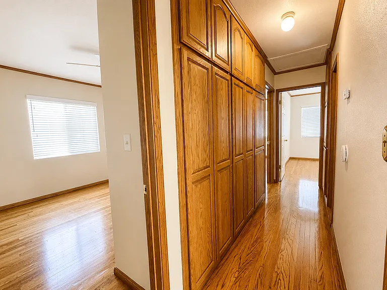 508 N Vermont Ave — Photo 16