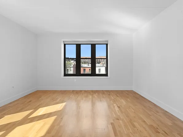 310 Clarkson Avenue image 4 of 11