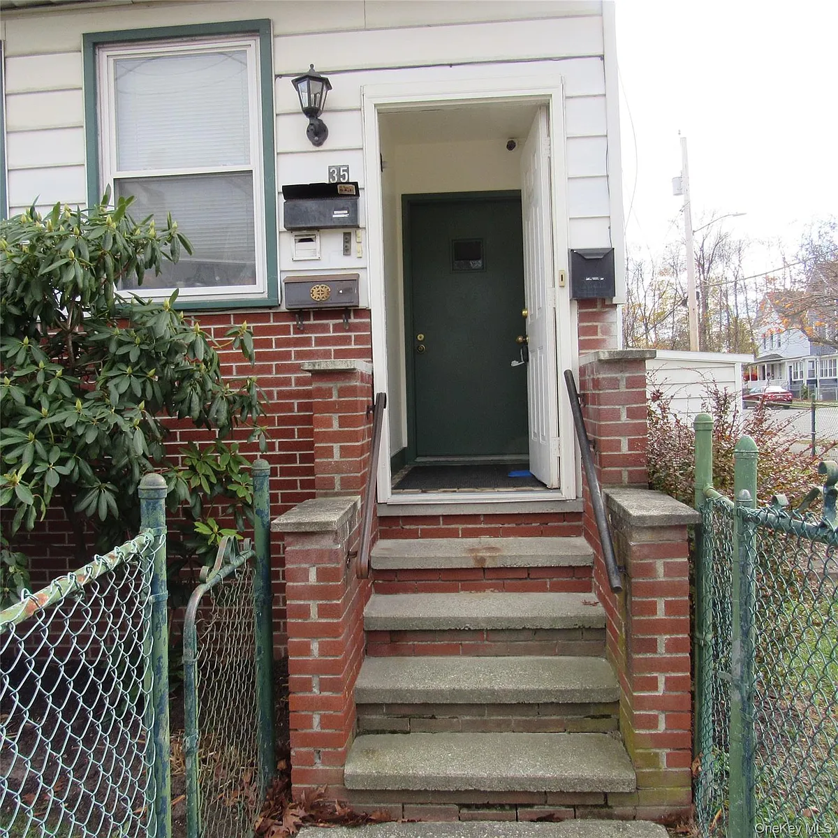 Building Photo - 35 Taylor Ave #2