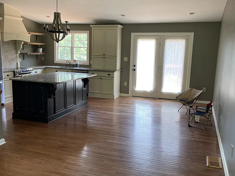 725 Masons Beach Rd — Photo 3