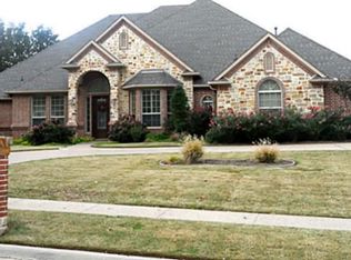 1042 Falcon Creek Dr, Kennedale, TX 76060