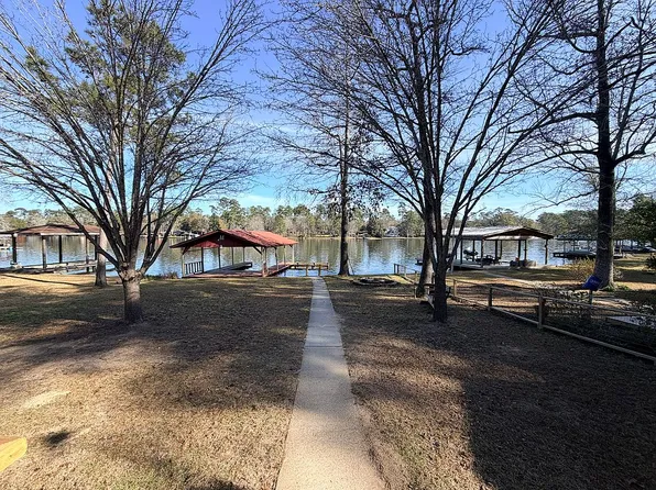 743 Sherwood Forest Dr, Woodville, TX 75979