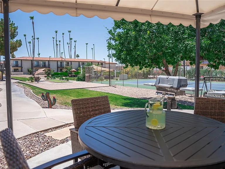 Scottsdale Park Suites — Photo 21