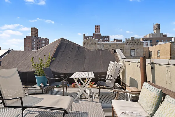 Rented by Safdie Realty Group | media 10