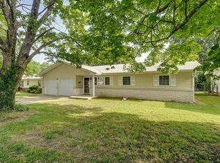 2137 E Madison St, Springfield, MO 65802