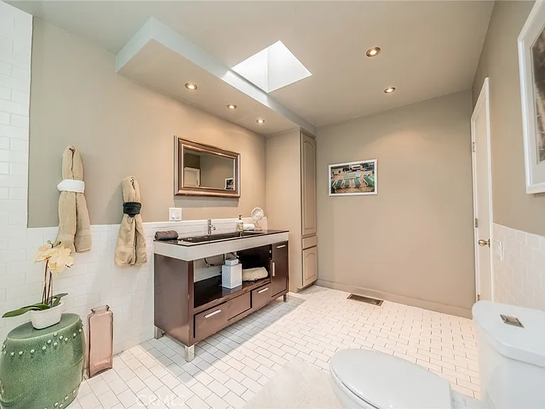 1600 E Palm Tree Dr — Photo 37