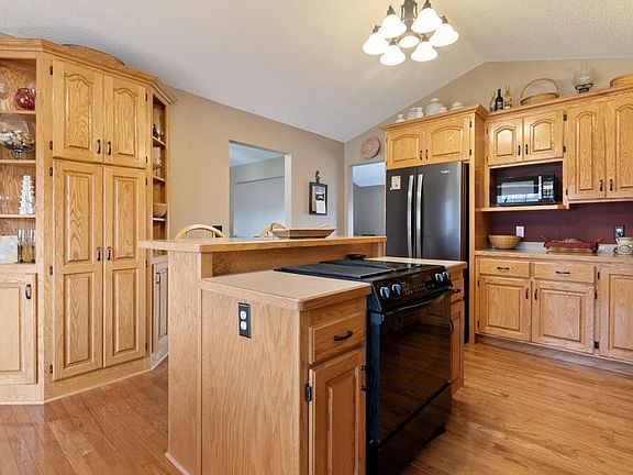 4th image of 29802 Pine Oak Ln NW