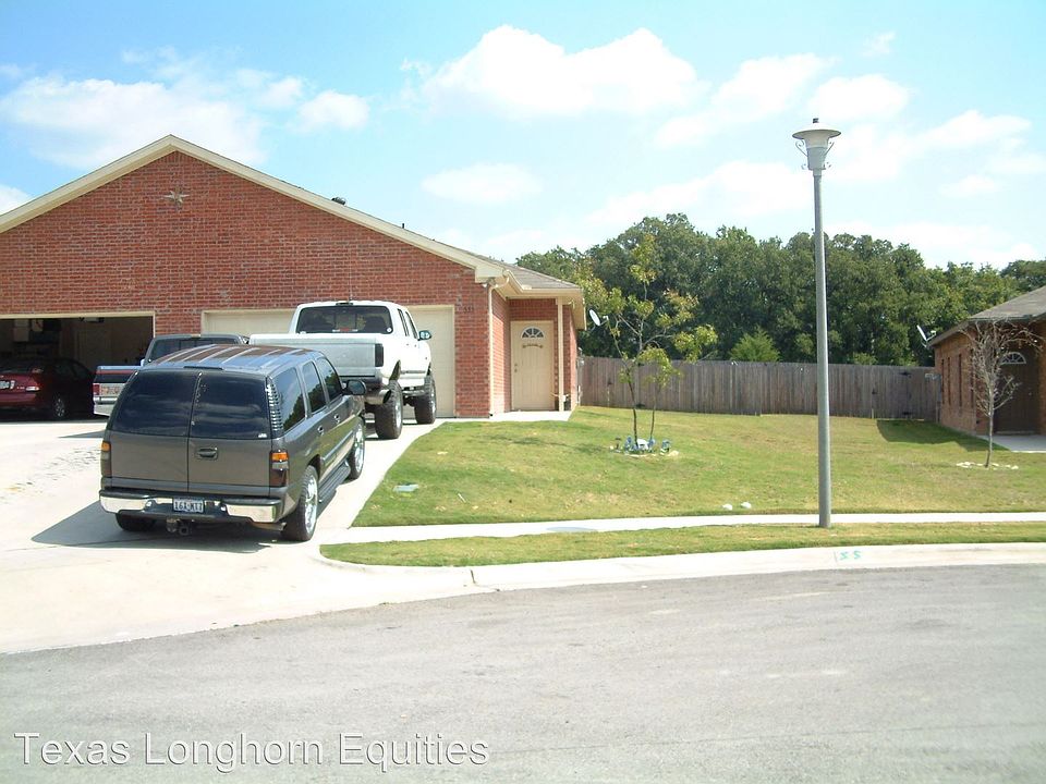 1st image of 955 Sylvia St