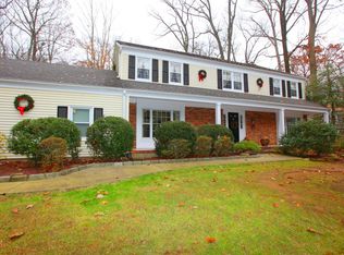 17 Lefferts Ct, Middletown, NJ 07748