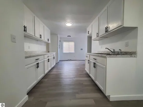 8048 Church St, Winn, MI 48896