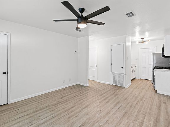 3rd image of 3038 Weir Ave