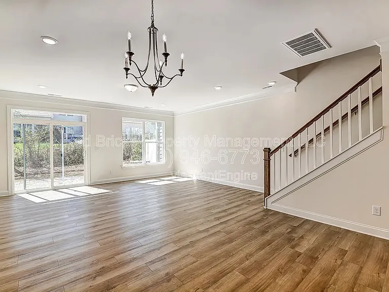 4023 Black Ct — Photo 9