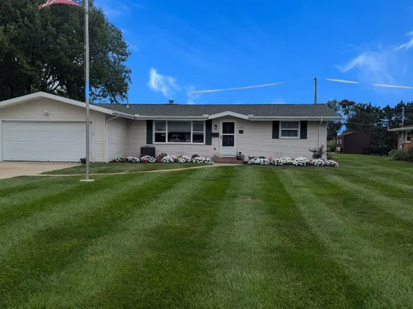 528 E 11th St, Pt Clinton, OH 43452