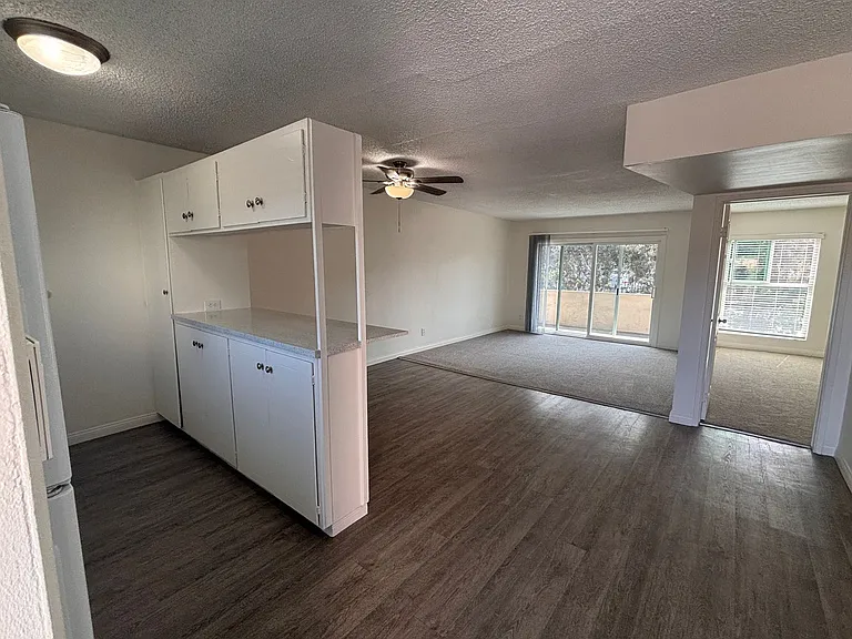 University Terrace Apartments — Photo 47