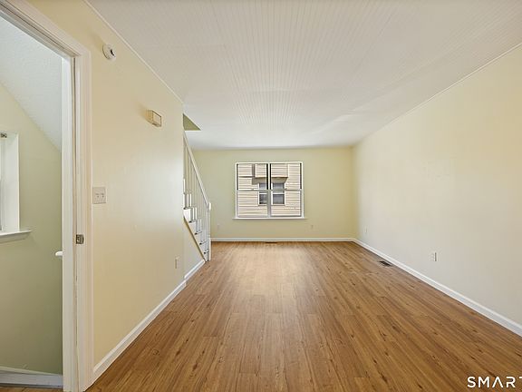 5th image of 11 McClintock Street #1