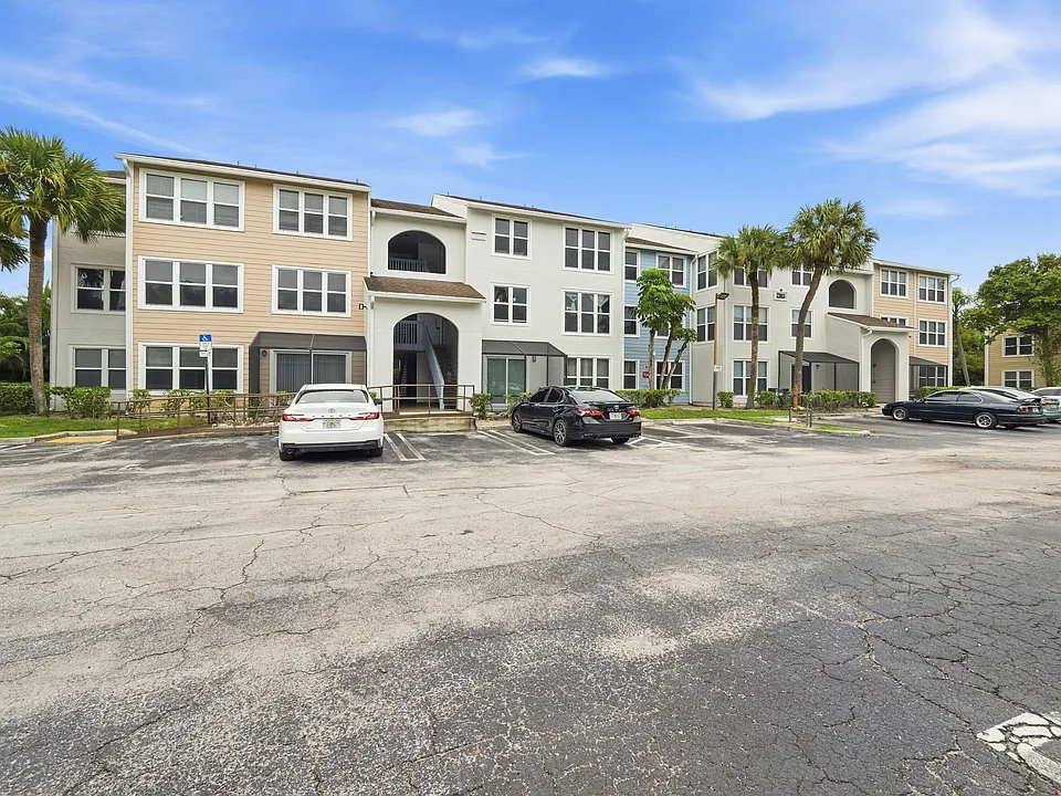 2303 N Congress Ave #11