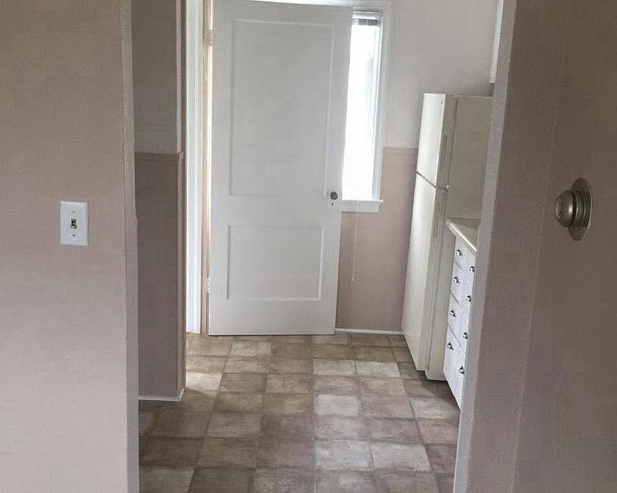 2nd image of 44 Hillcrest Dr